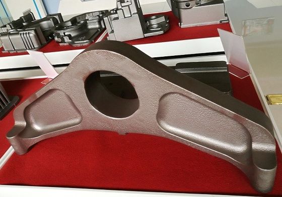 OEM Kum Döküm Demir Özel İşlenmiş Parçalar Bağlantısı İnşaat Raylı Transit Makineleri İçin